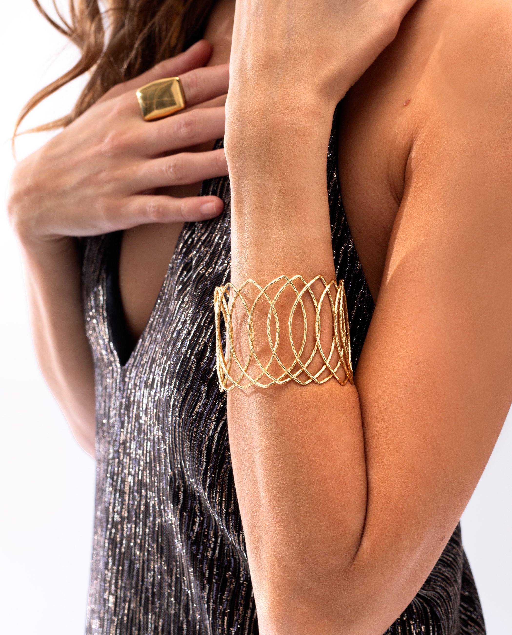 EINZIGARTIGES ARMBAND - GOLD