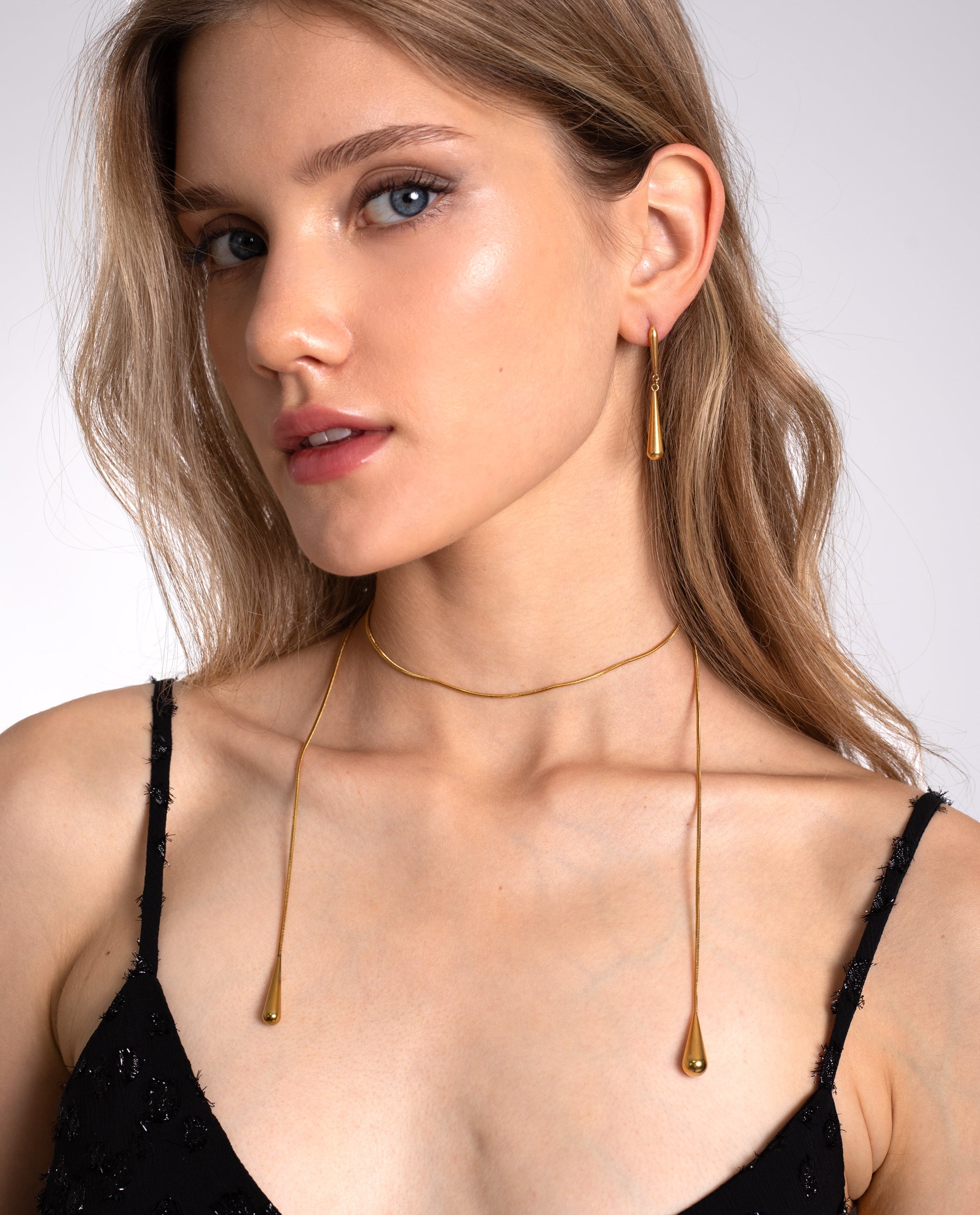 COLLAR RAIN · ACERO BAÑO ORO