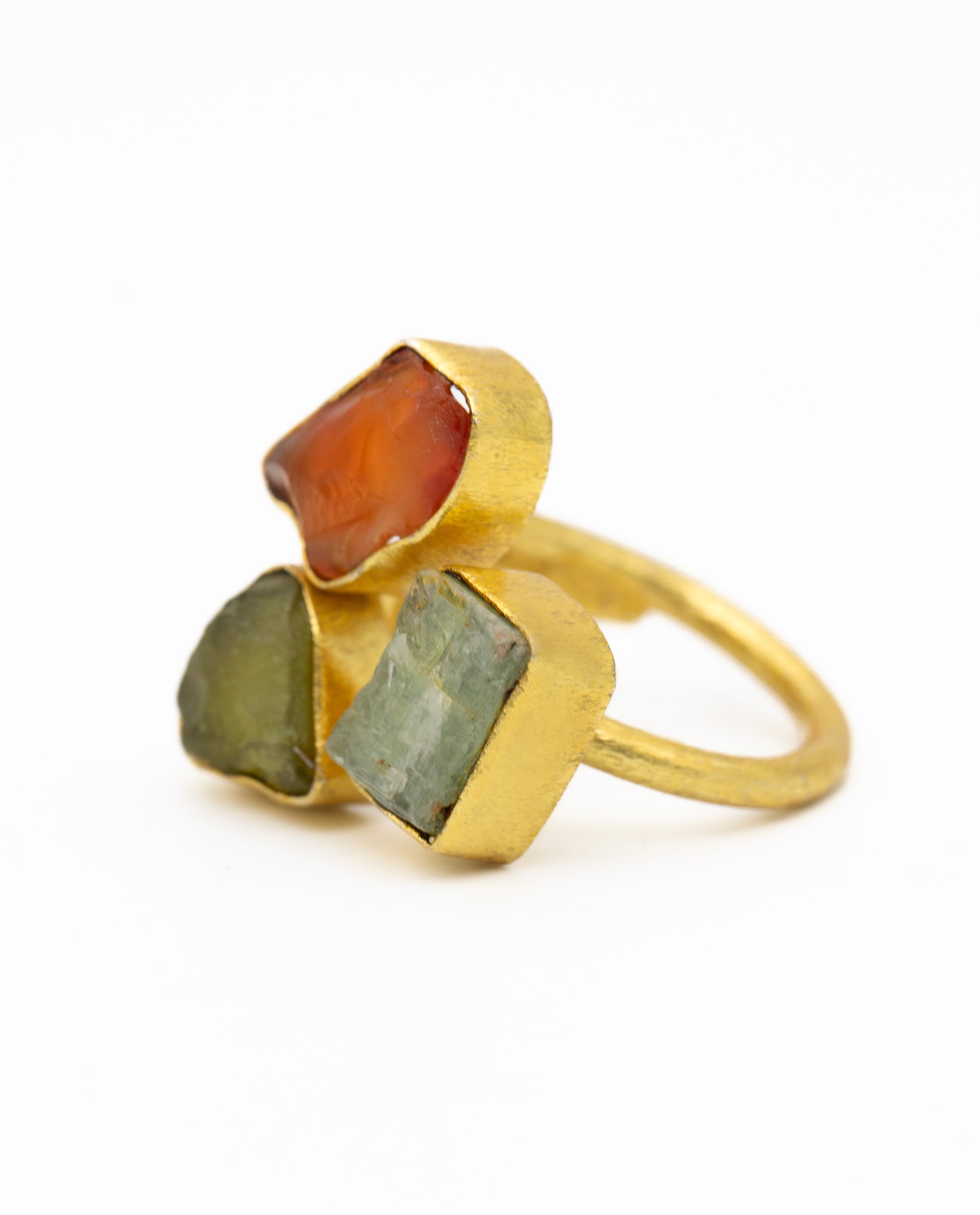 ANILLO TRINITY APRICOT · BAÑO ORO