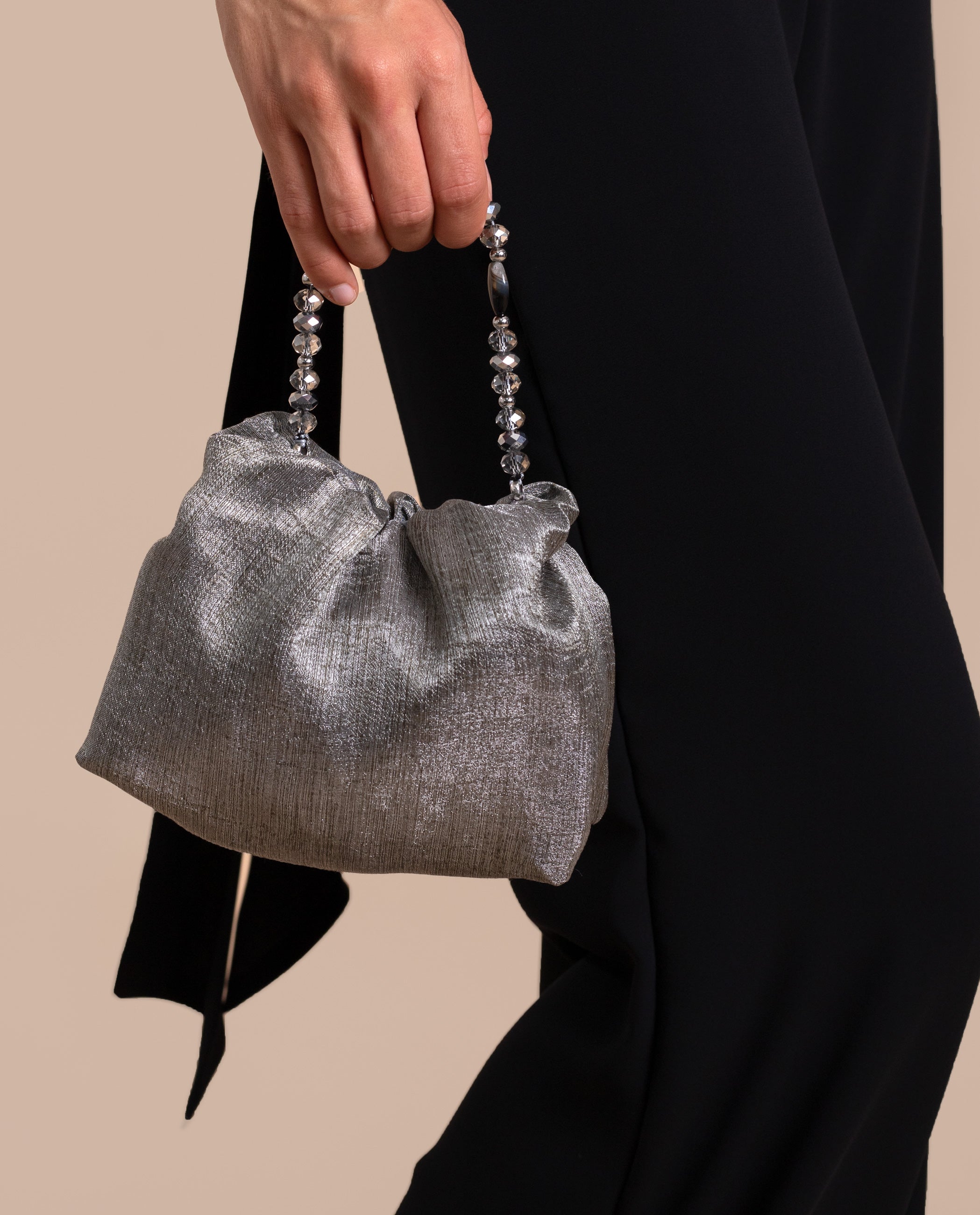 Bolso de Mano Plateado para Eventos | Accesorios Mujer THE-ARE