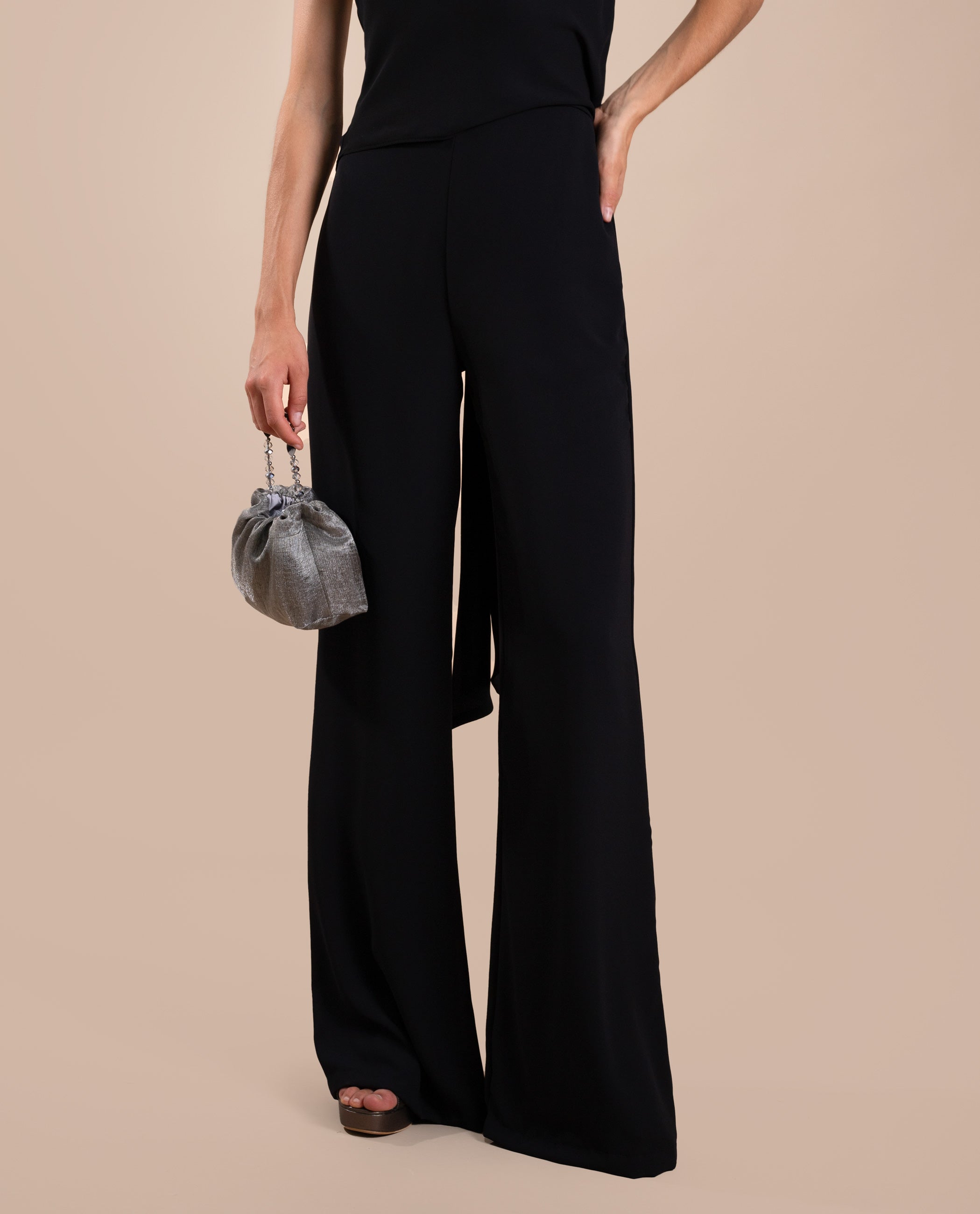 Pantalón Palazzo Negro Elegante de Mujer | THE-ARE