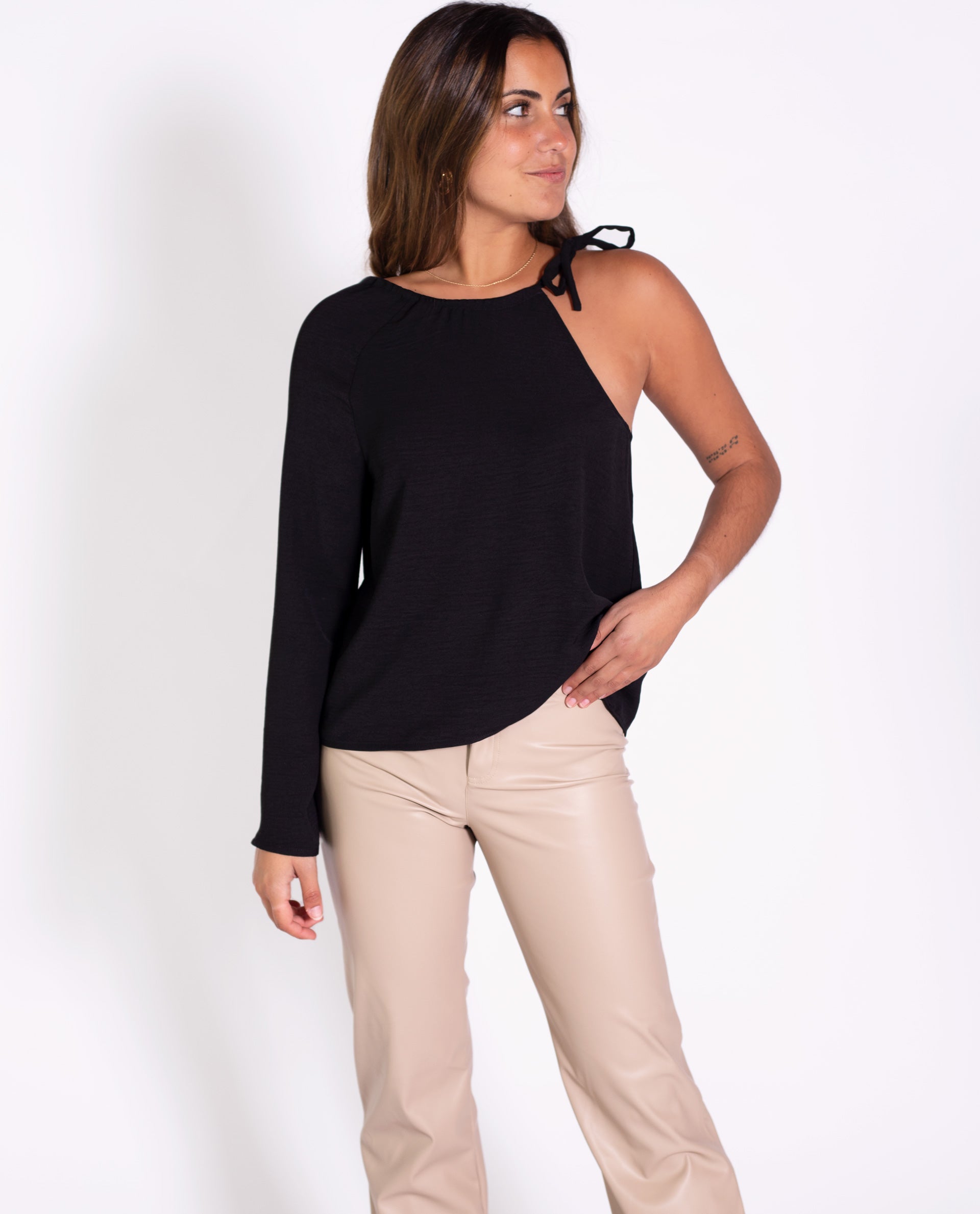 BLUSA DID YOU EVER | Blusa Escote Asimétrico Halter | THE-ARE